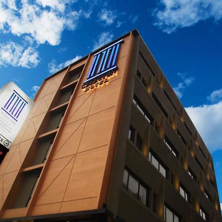 Celecton Blue Cikarang Hotel Luaran gambar