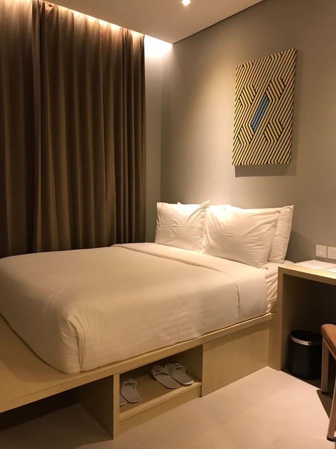 Celecton Blue Cikarang Hotel Luaran gambar